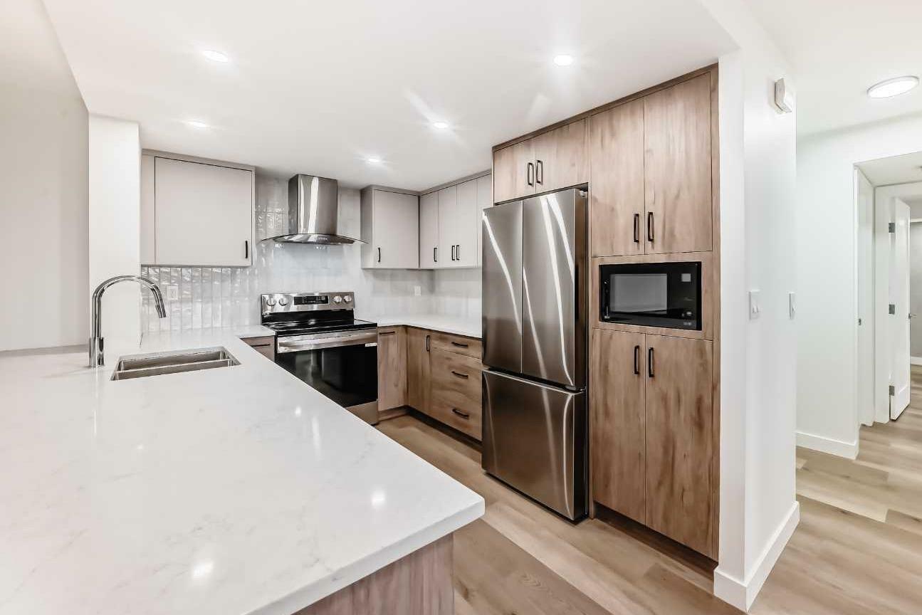 Property Photo: 225 25 Avenue SW 806 AB T2S 2V2