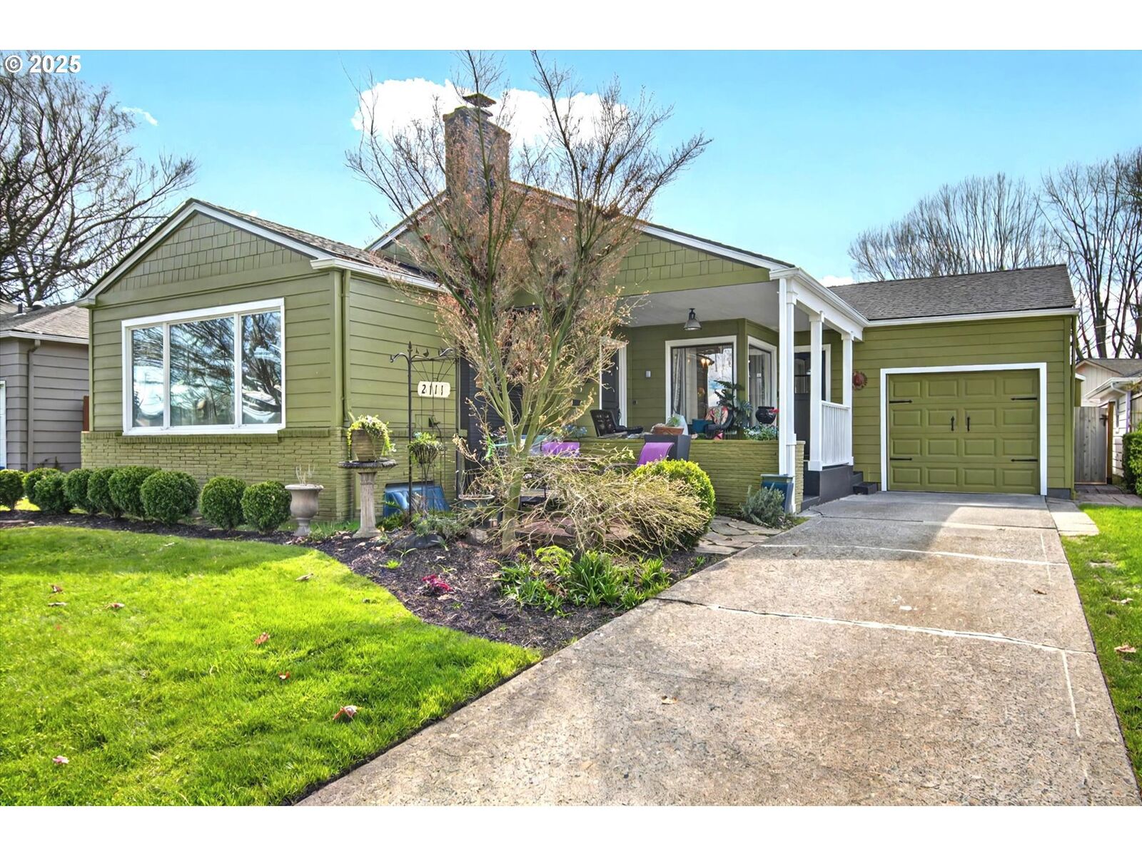 Property Photo: 2111 Olympia Way WA 98632