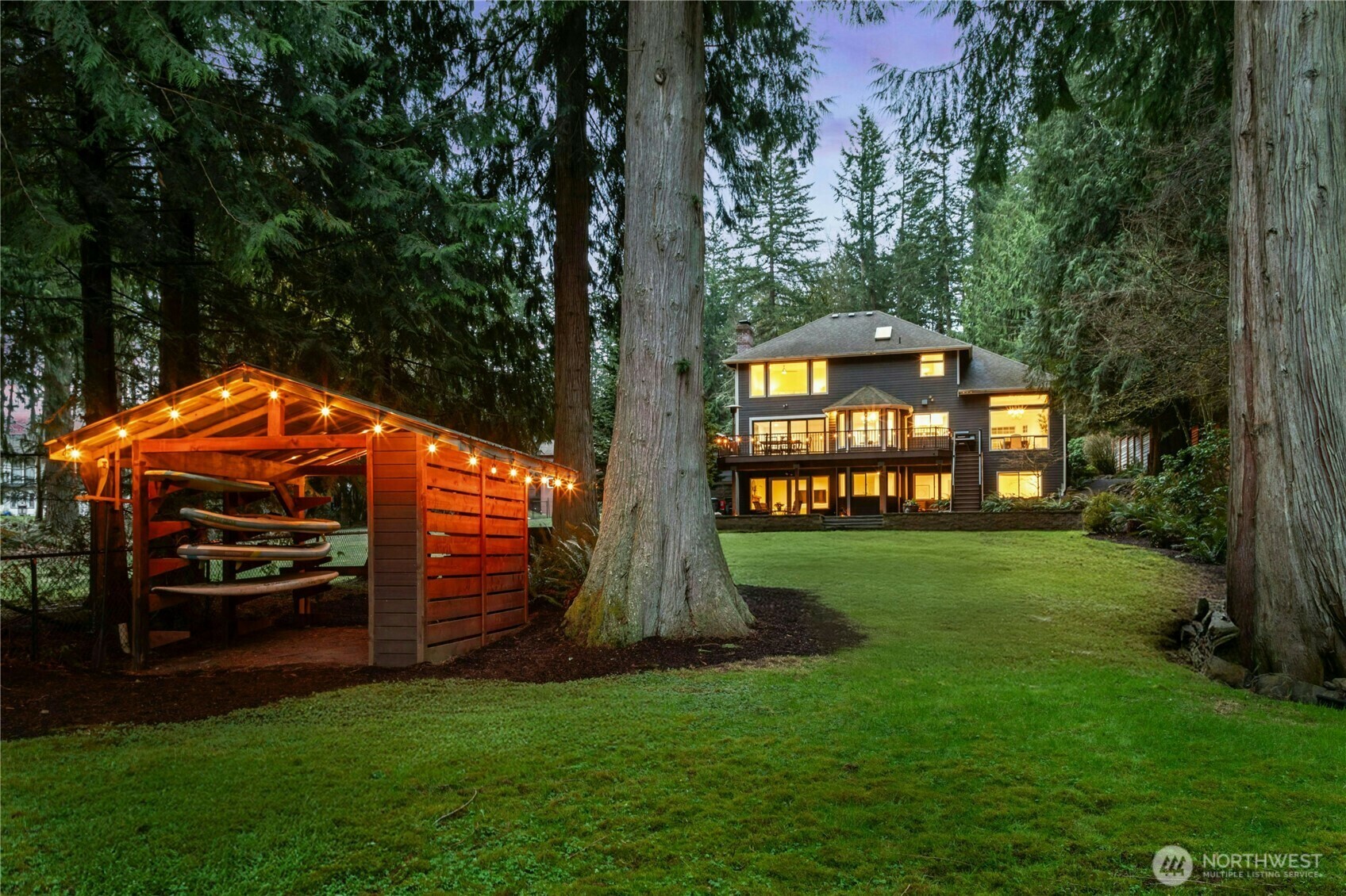 Property Photo:  25432 SE 28th Street  WA 98075 