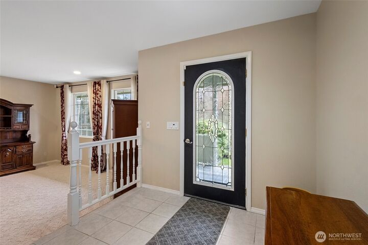 Property Photo: 724 Greenoch Loop WA 98277