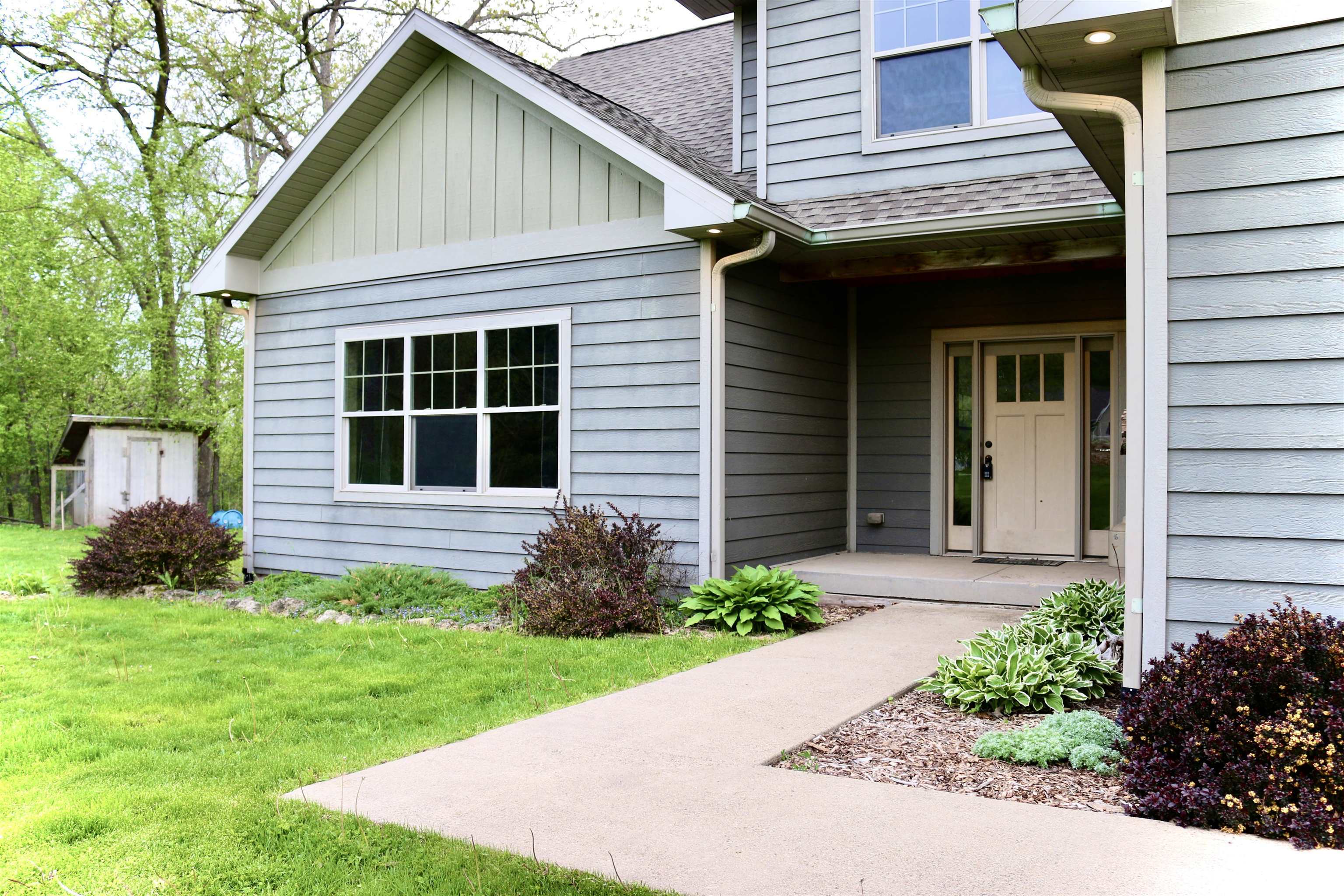 Property Photo: 166 S Rocky Hill Road IL 61036