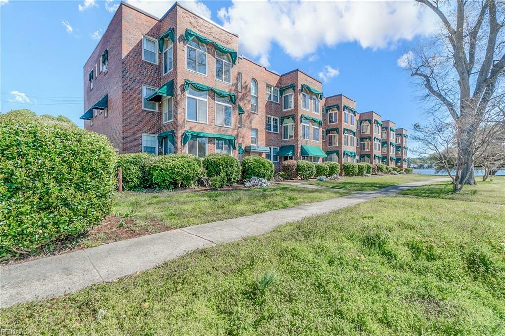 Property Photo: 102 Willow Wood Drive B2 VA 23505