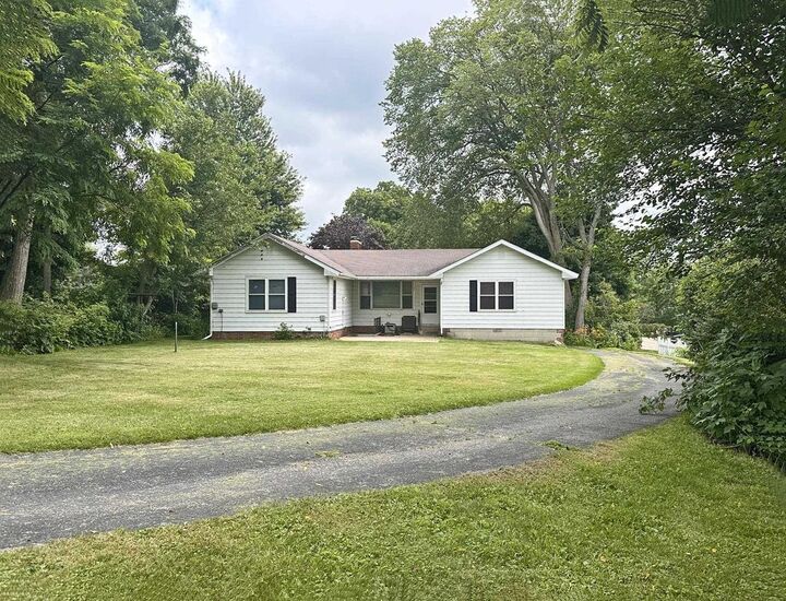 Property Photo:  616 South Iowa Street  WI 53533 