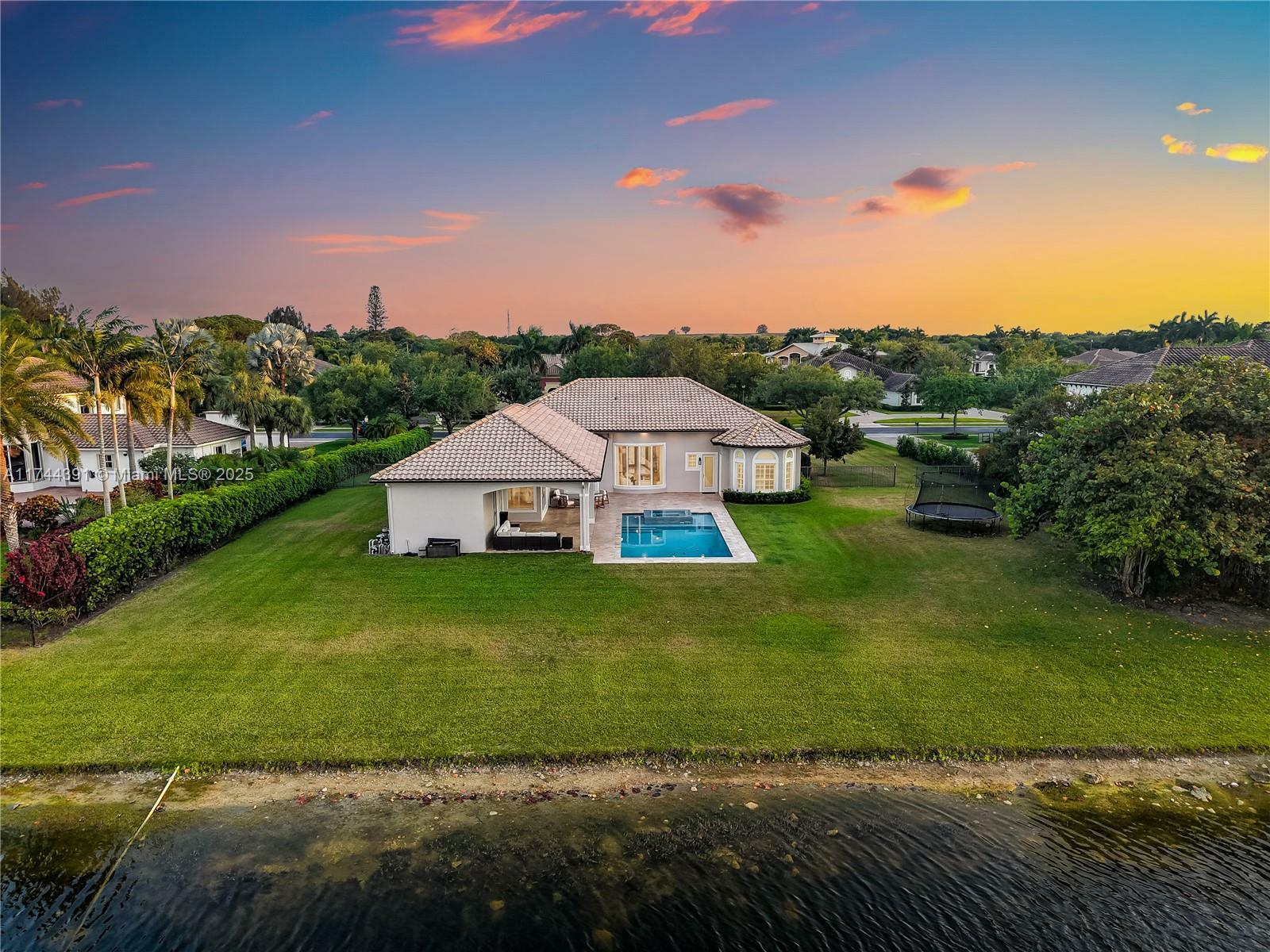 Property Photo:  14443 S Jockey Cir S  FL 33330 