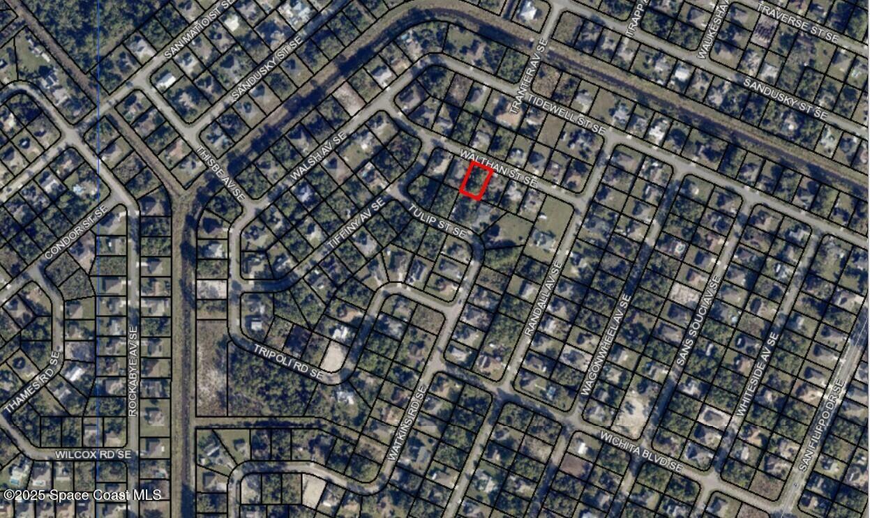 Property Photo: 1356 Walthan Street SE FL 32909