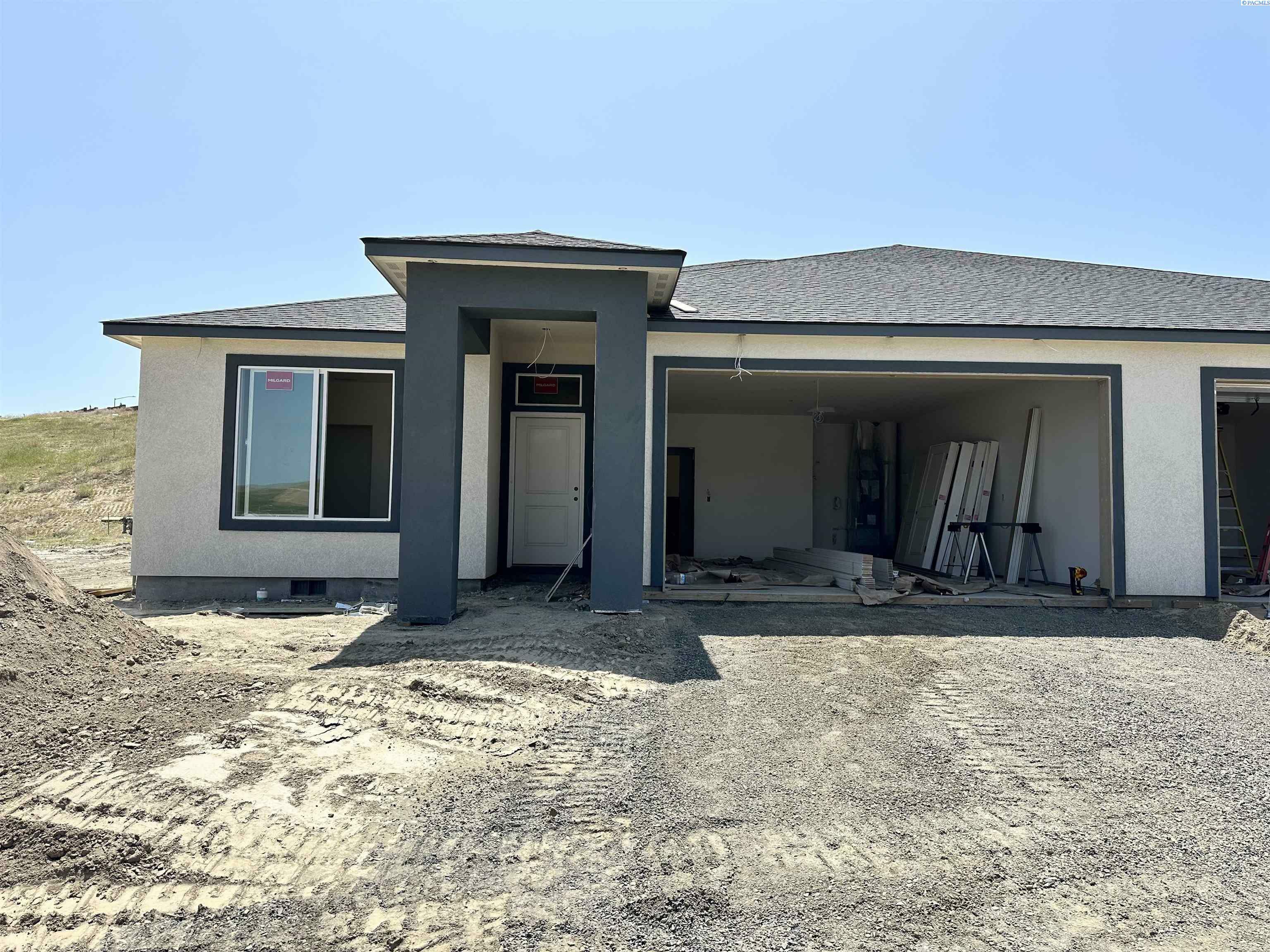 Property Photo: 3733 Nuthatch St WA 99352