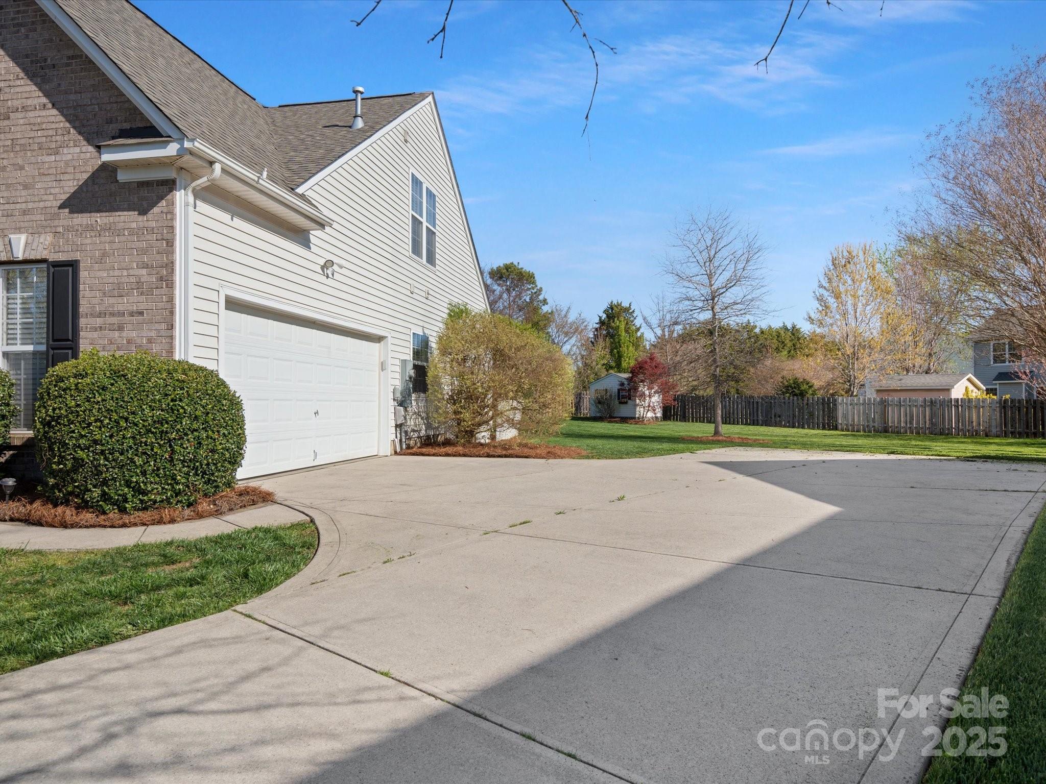 Property Photo: 2020 Holly Villa Circle NC 28079