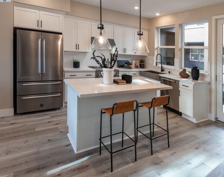 Property Photo: 2015 Stanford Street CA 94501