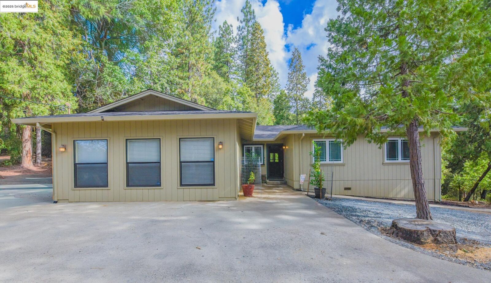 Property Photo:  23615 Elizabeth Peak Rd  CA 95383