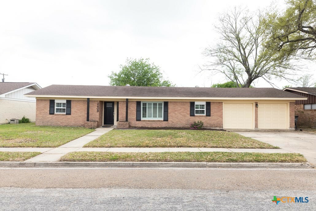 Property Photo: 2403 E Locust Avenue TX 77901