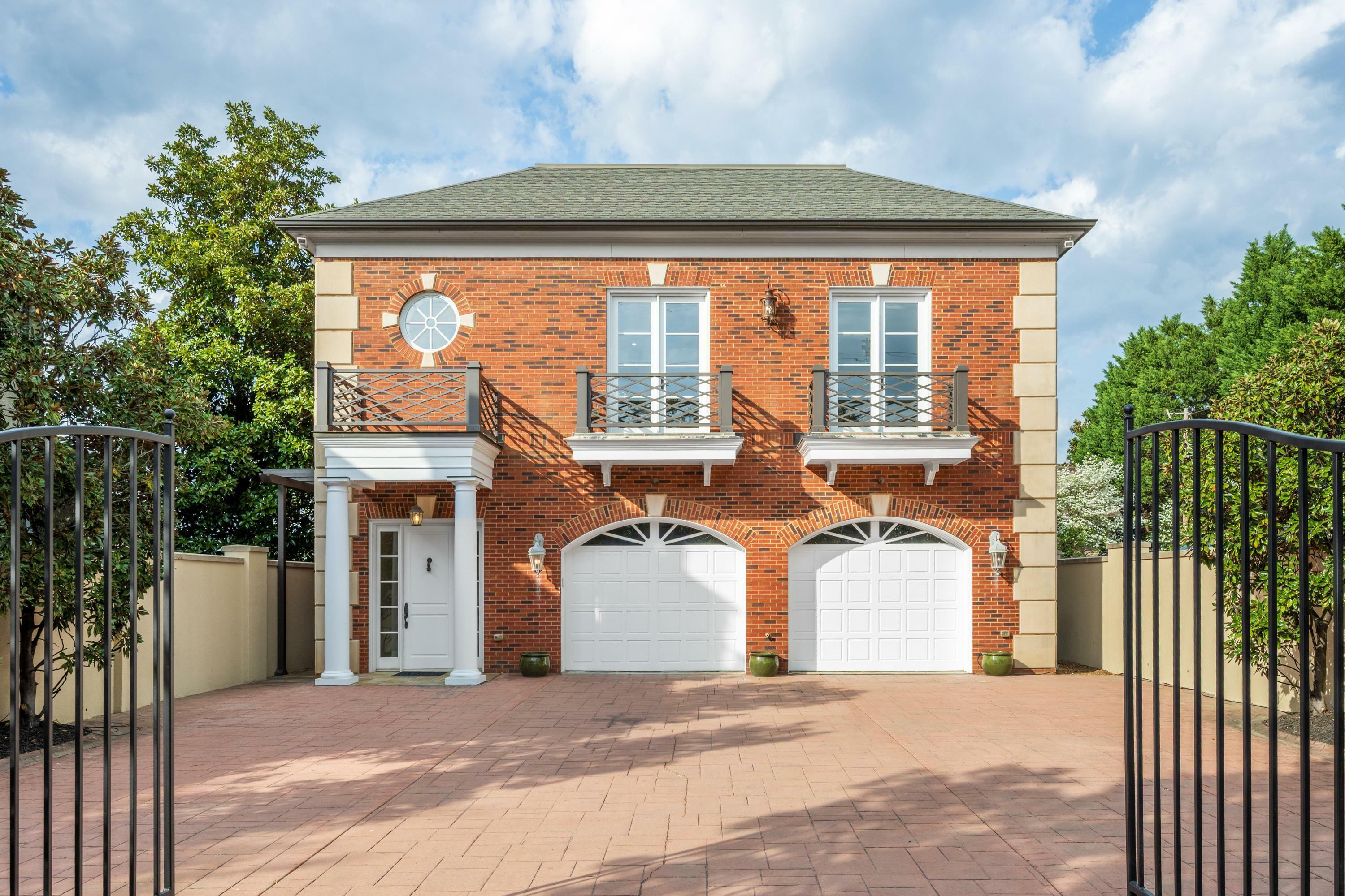 Property Photo: 611 Battery Place TN 37403