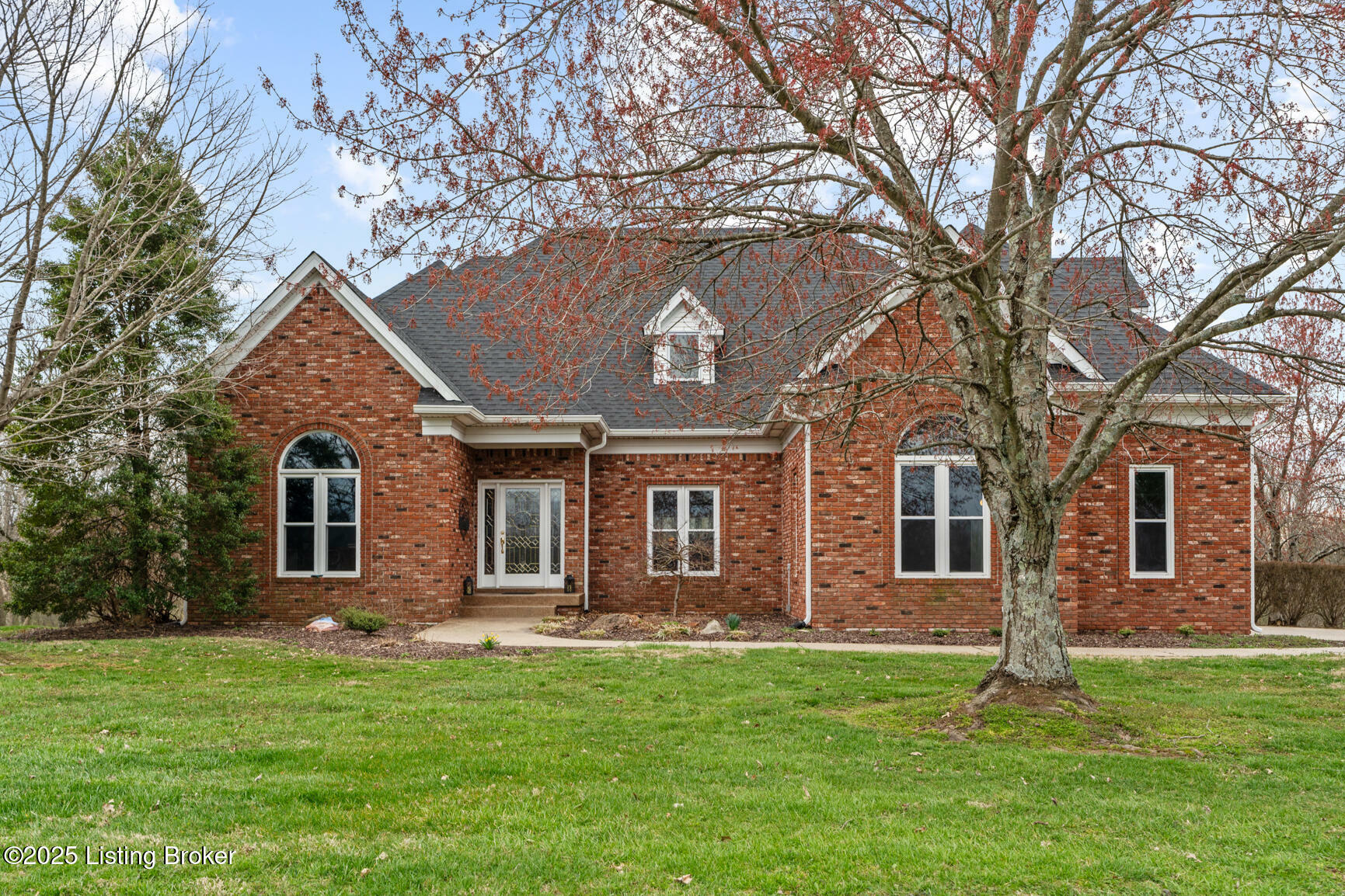 Property Photo: 518 Aiken Rd KY 40065
