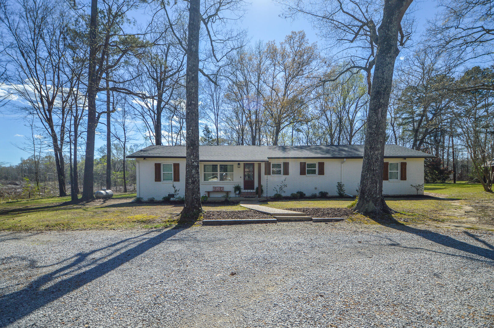 Property Photo: 1045 County Lake Rd MS 39759