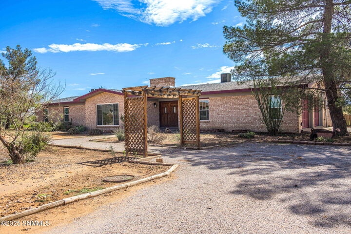 Property Photo:  5750 Shadow Hills Road  NM 88012 
