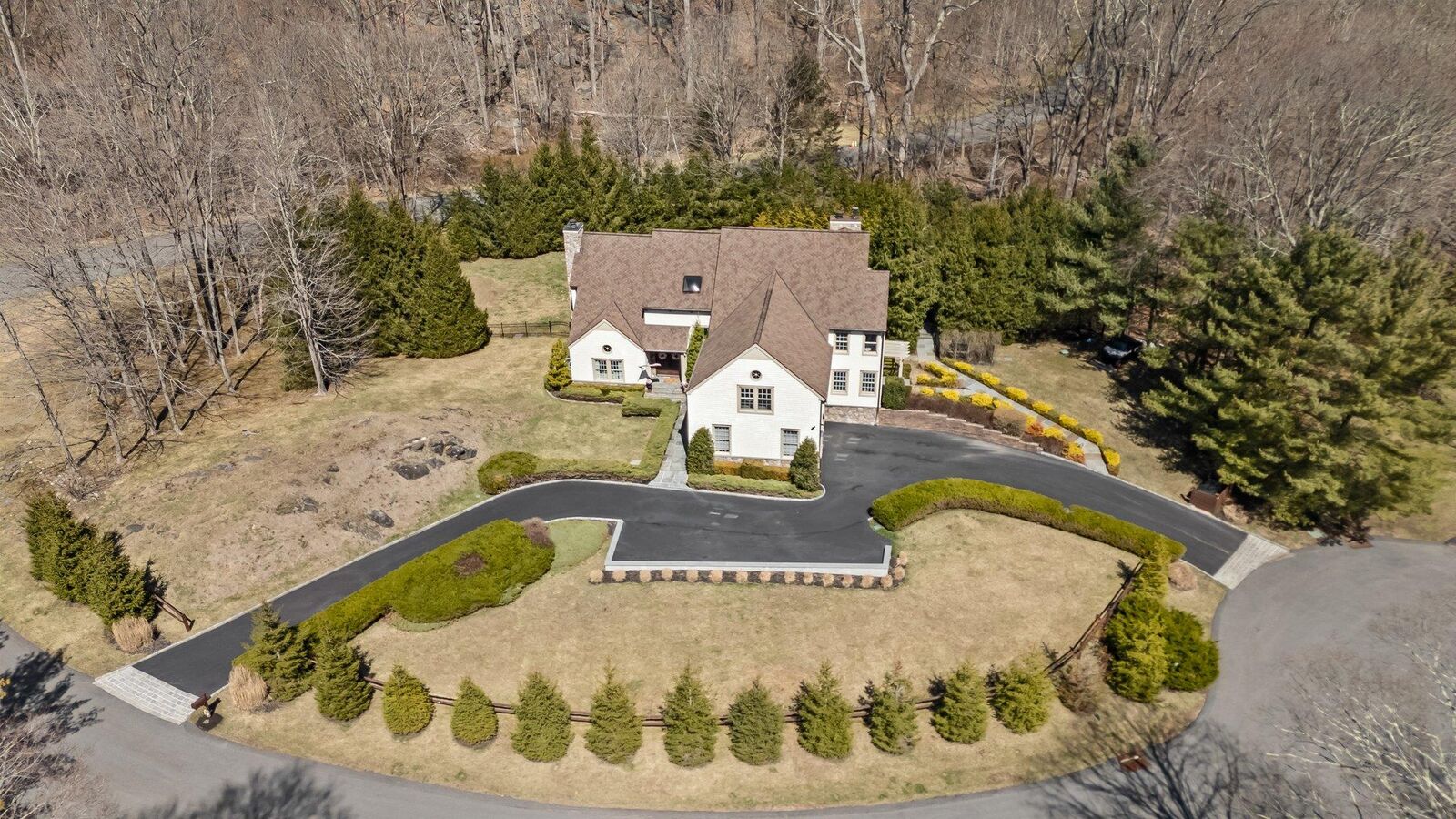 Property Photo:  2 Apple Orchard Lane  NY 10506 
