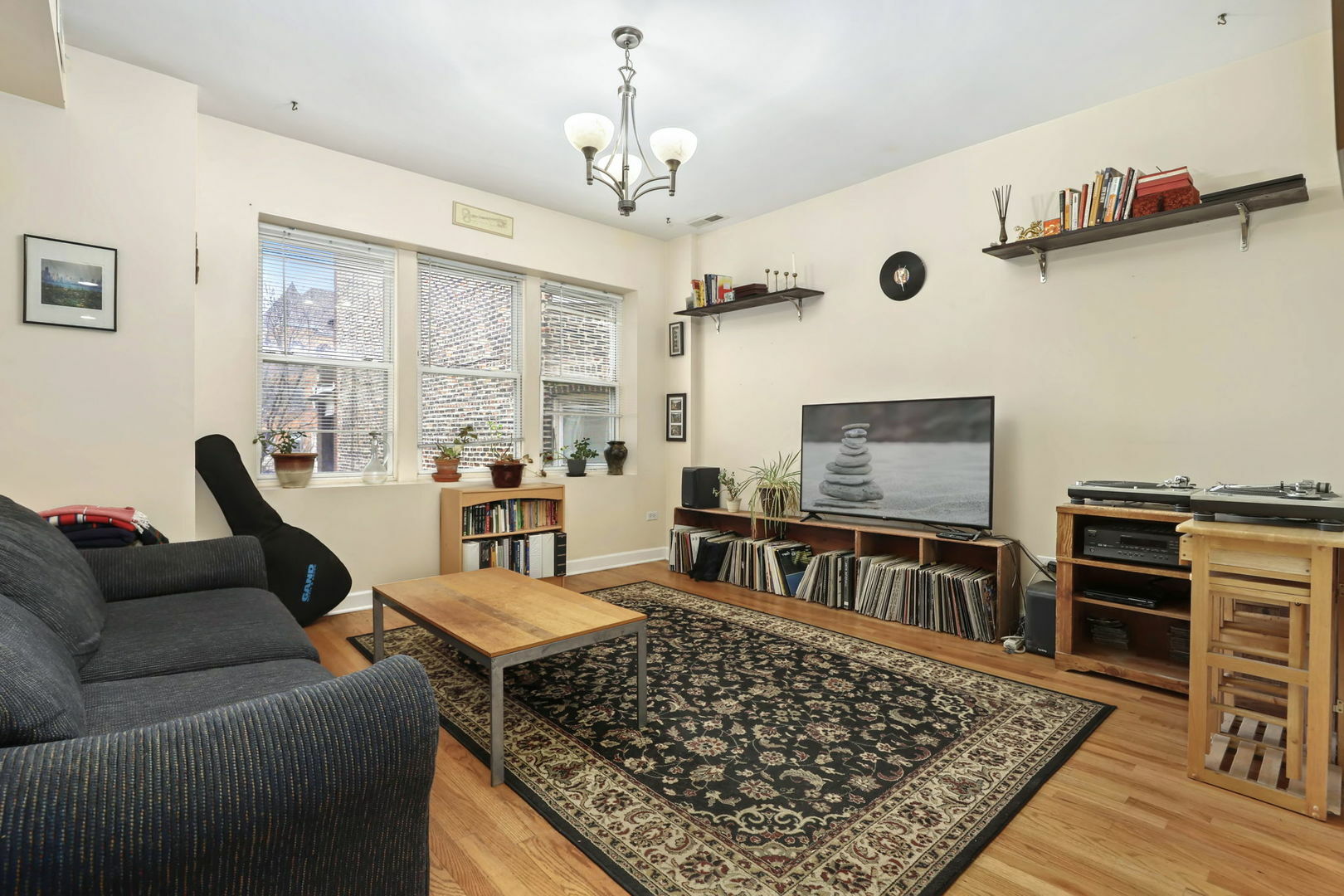 Property Photo: 2809 W Washington Boulevard 101 IL 60612