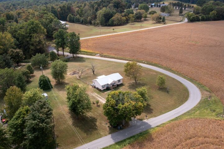 Property Photo:  560 Gregory Rd  TN 37186 