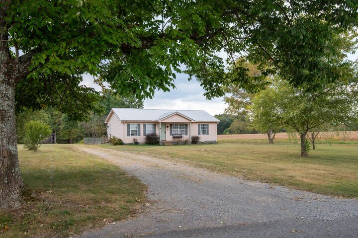 Property Photo:  560 Gregory Rd  TN 37186 