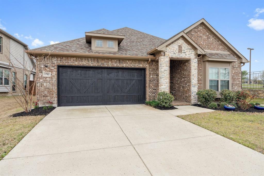 Property Photo: 1702 Gallant Fox Drive TX 75032
