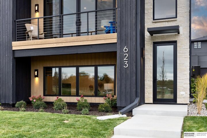 Property Photo:  623 S 148 Street  NE 68154 