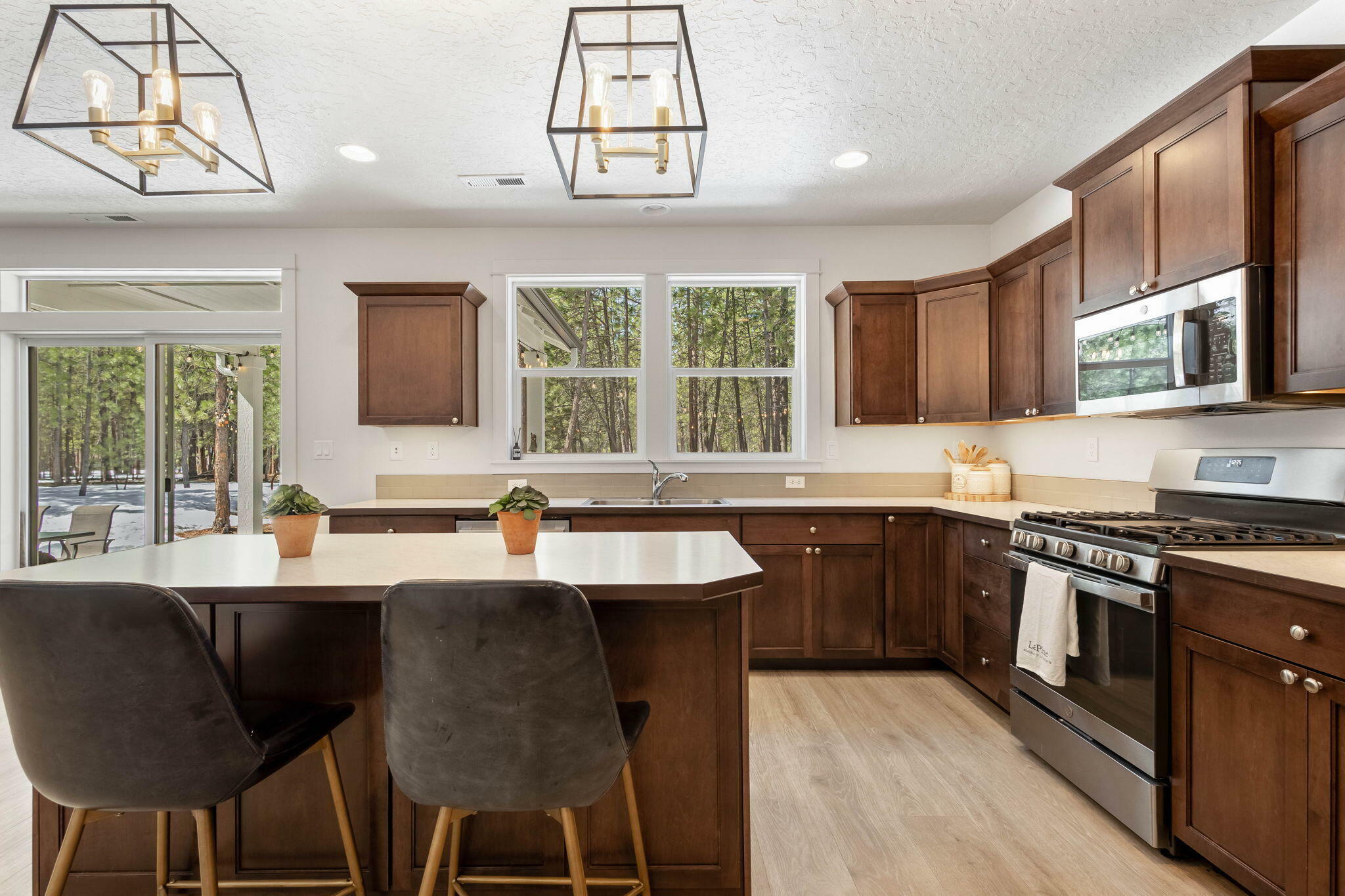 Property Photo: 15032 Green Heart OR 97739