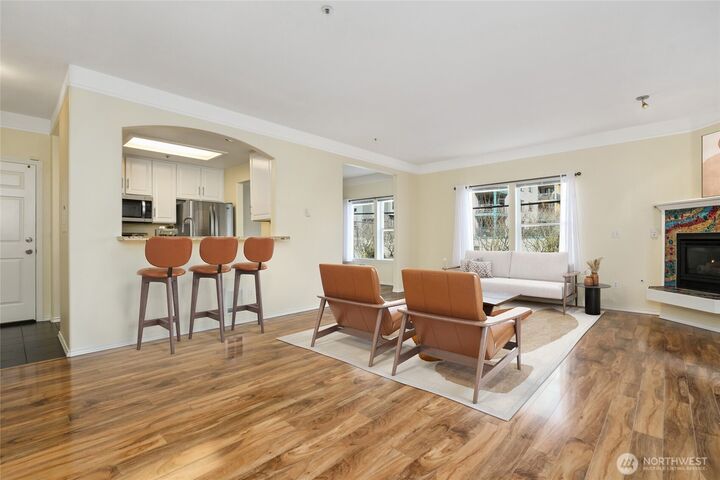 Property Photo: 3271 SW Avalon Way 103 WA 98126