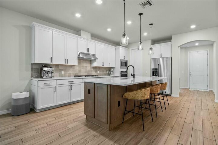 Property Photo: 4801 Chantilly Road FL 33467