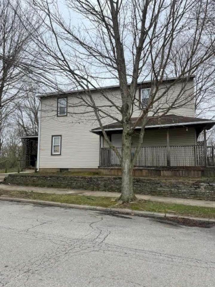 Property Photo:  1447 Ridge Street  IN 47374 