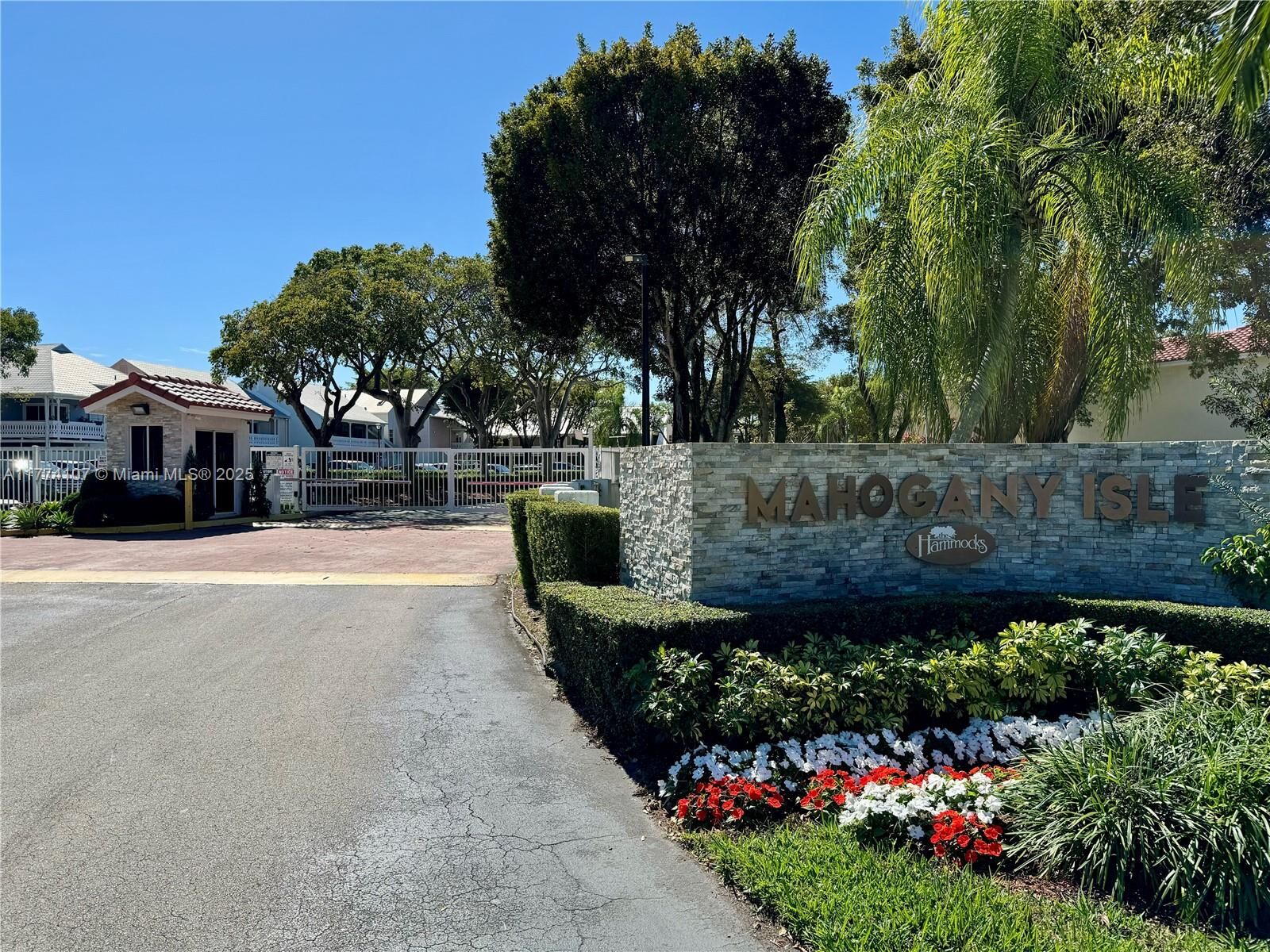 Property Photo:  10441 Mahogany Key Cir 106  FL 33196 