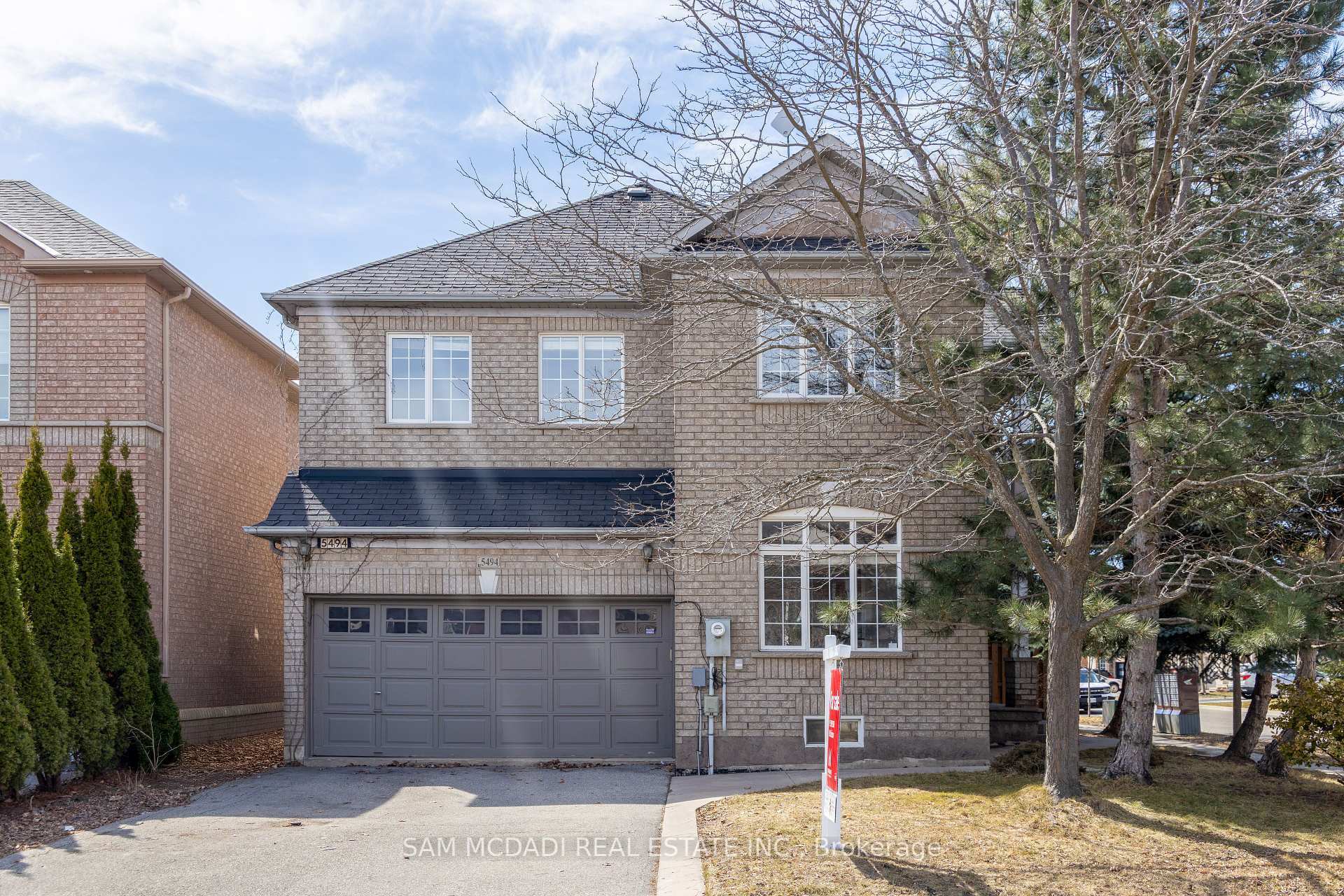 Property Photo: 5494 Farmcote Drive ON L5M 6L5