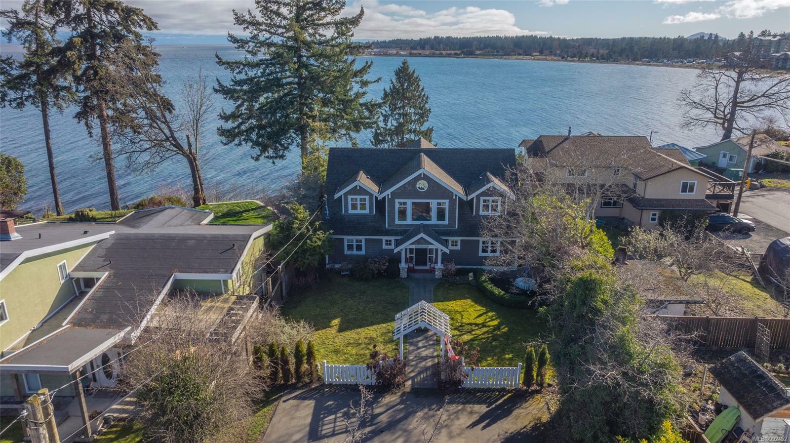Property Photo: 310 Dogwood St BC V9P 1E1