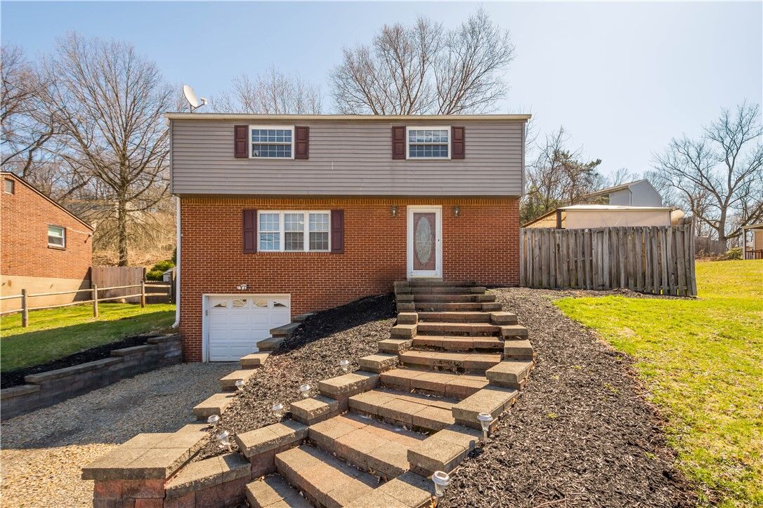 Property Photo:  647 Harborview Drive  PA 15239 