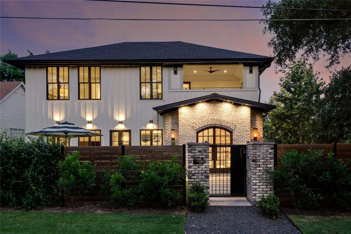 Property Photo: 901 Wayside Drive TX 78703