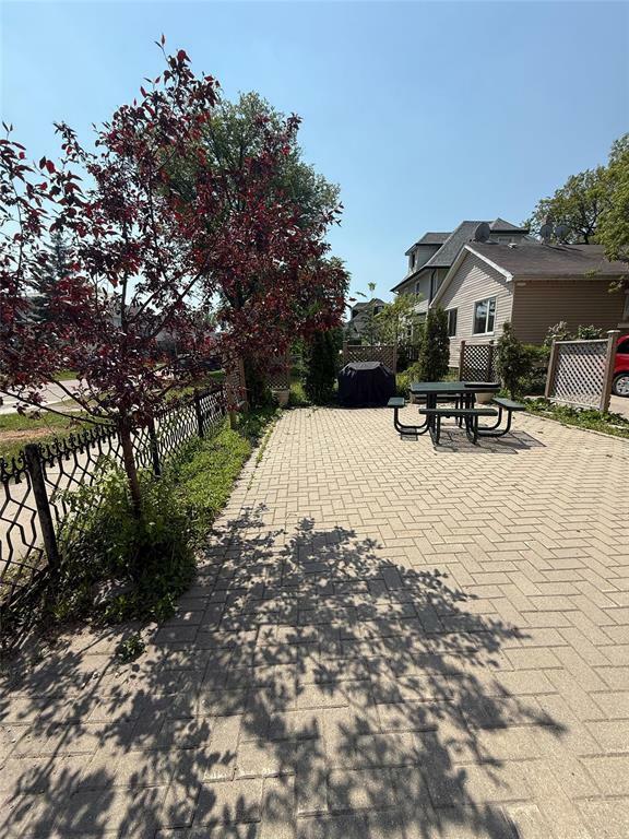 Property Photo: 854 Alverstone Street MB R3E 2H2