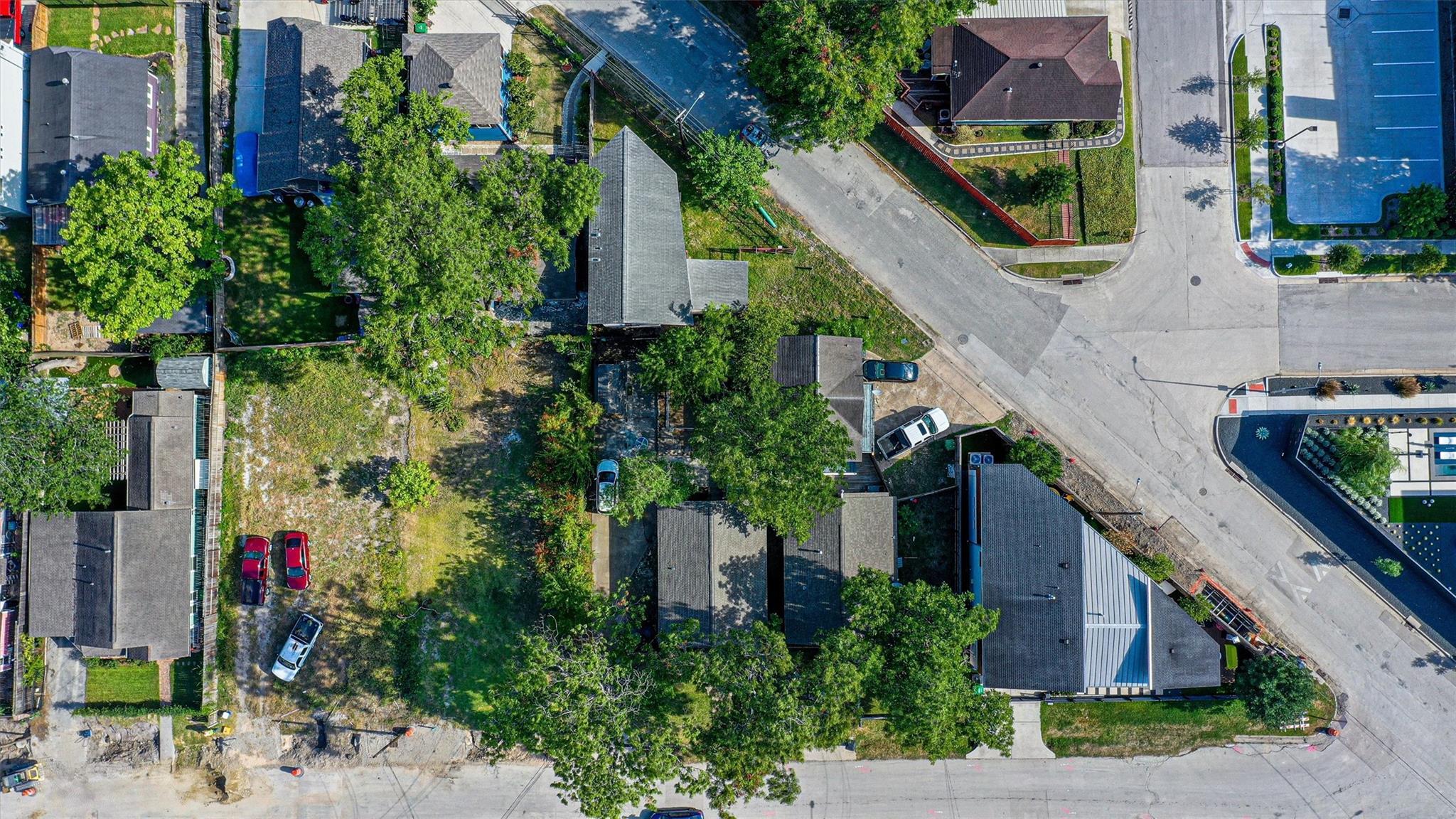 Property Photo: 1110 E 27th Street TX 77009
