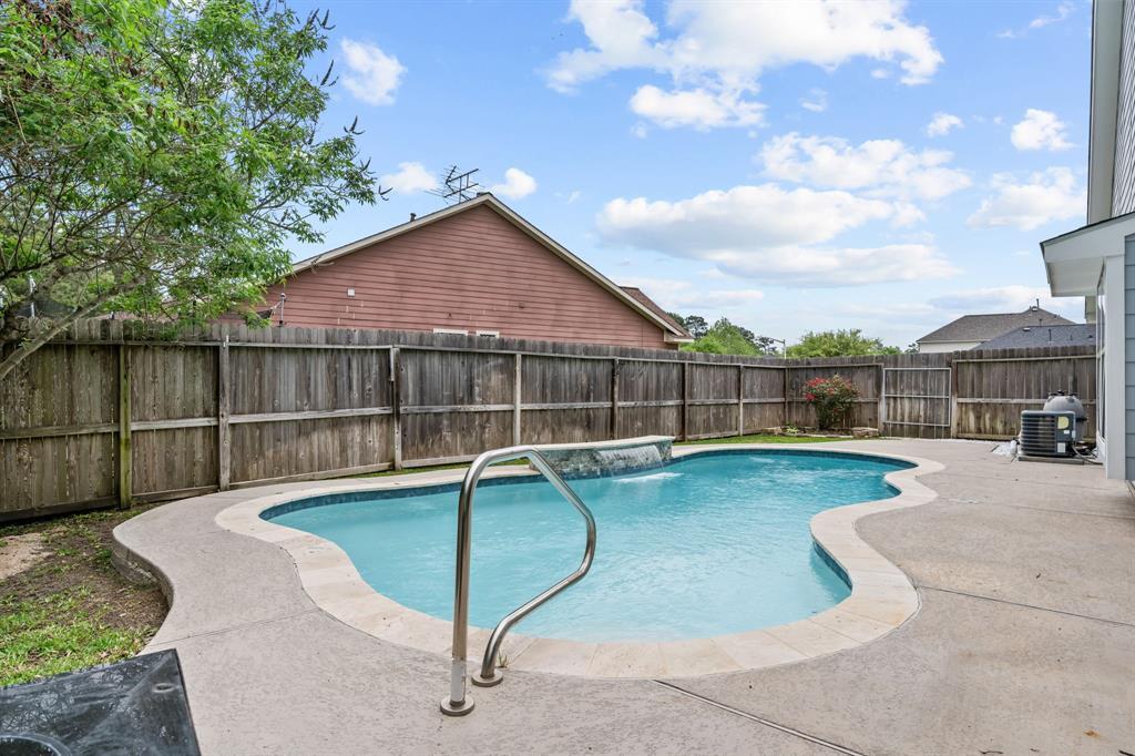 Property Photo: 1069 Shadow Glenn Drive TX 77301