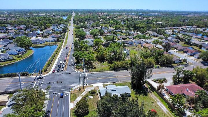 Property Photo: 7720 Tuttle Avenue FL 34243