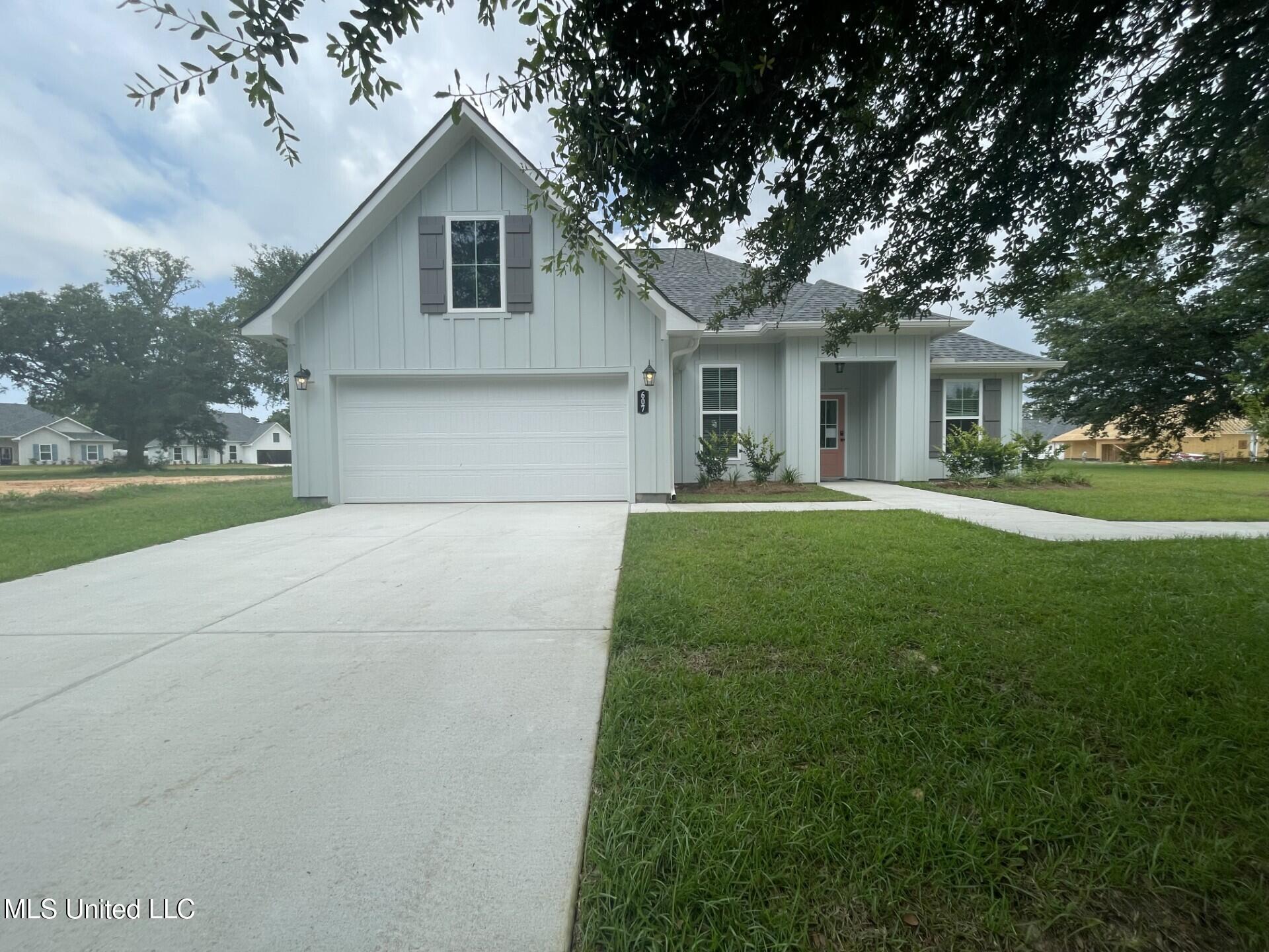 Property Photo: 607 Thomas Shields Boulevard MS 39520