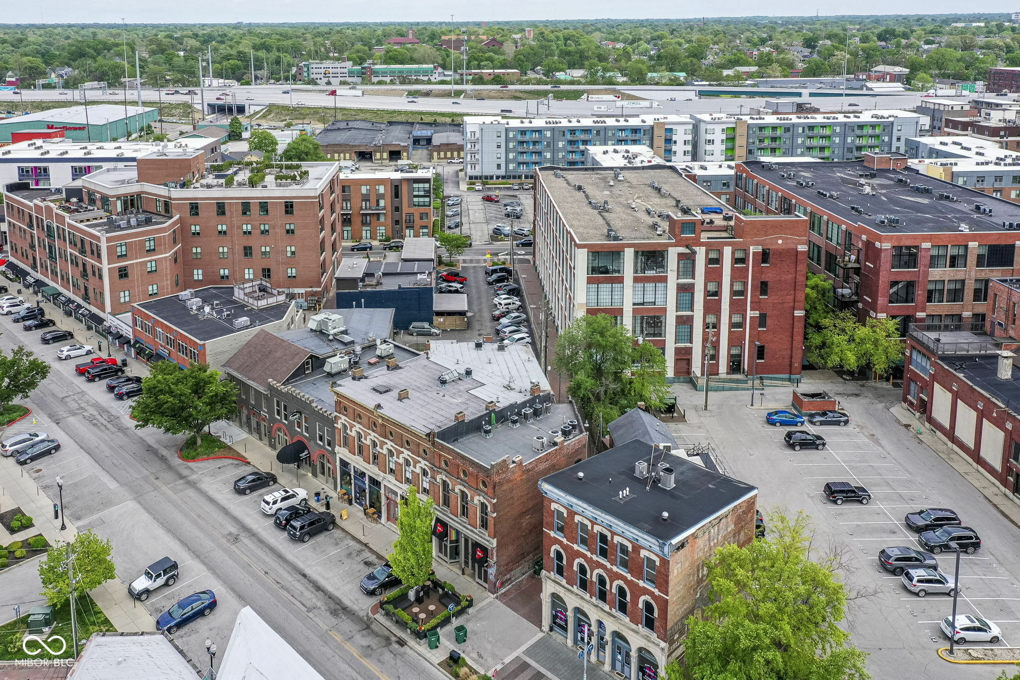 Property Photo: 624 E Walnut Street 21 IN 46204-1657