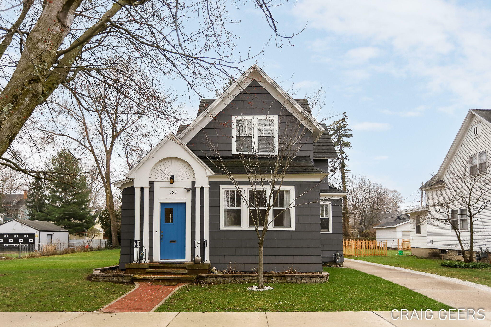 Property Photo: 208 W 10th Street MI 49423