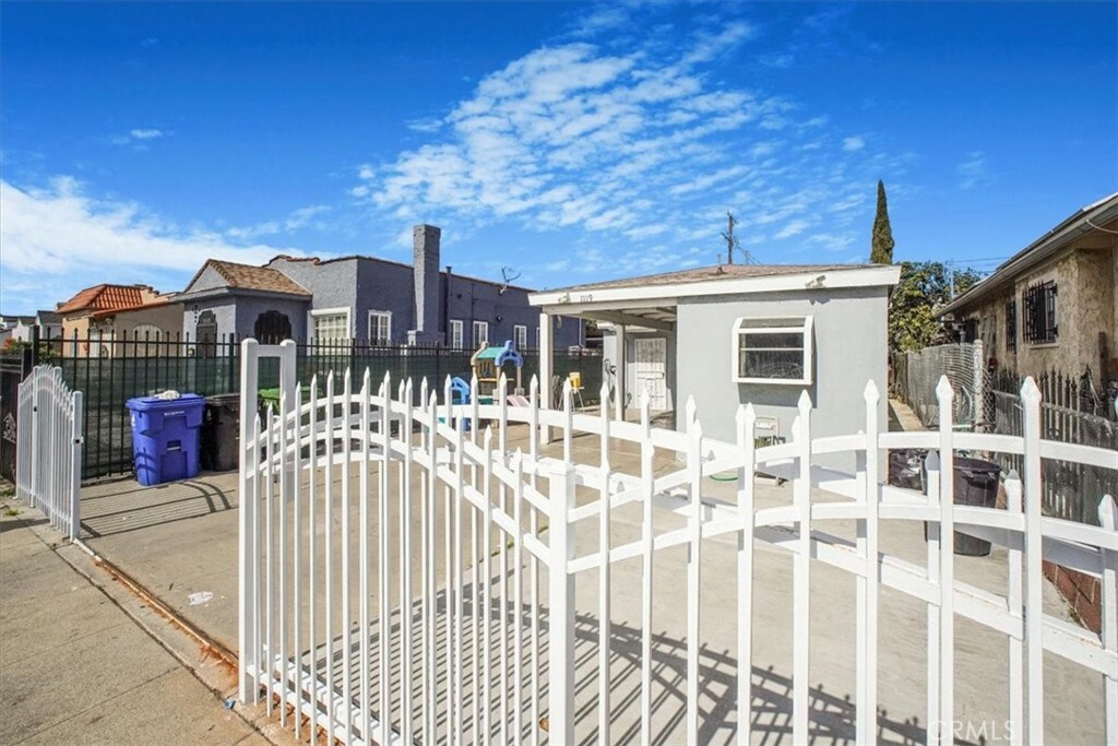 Property Photo: 1119 W 65th Place CA 90044