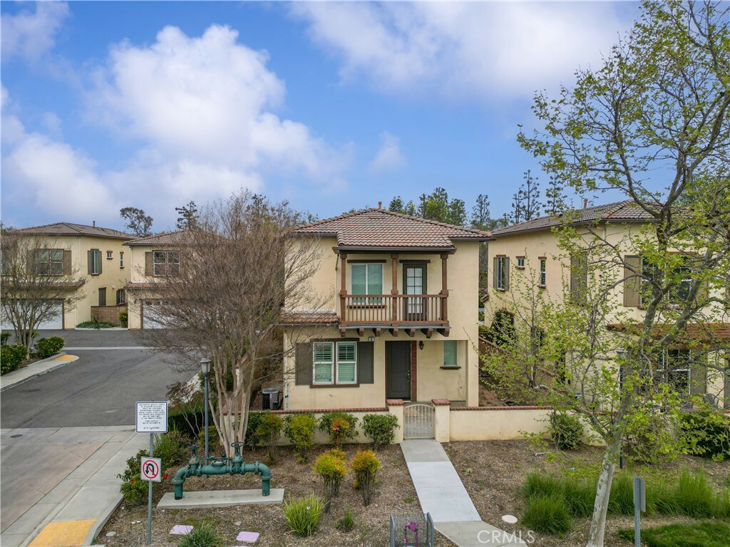 Property Photo: 665 E Riverside Drive 6 CA 91761