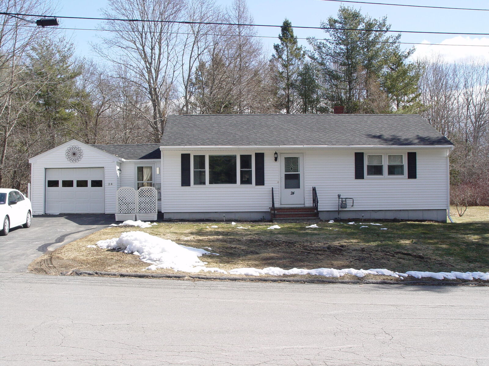 Property Photo:  24 Arbor Drive  ME 04401 