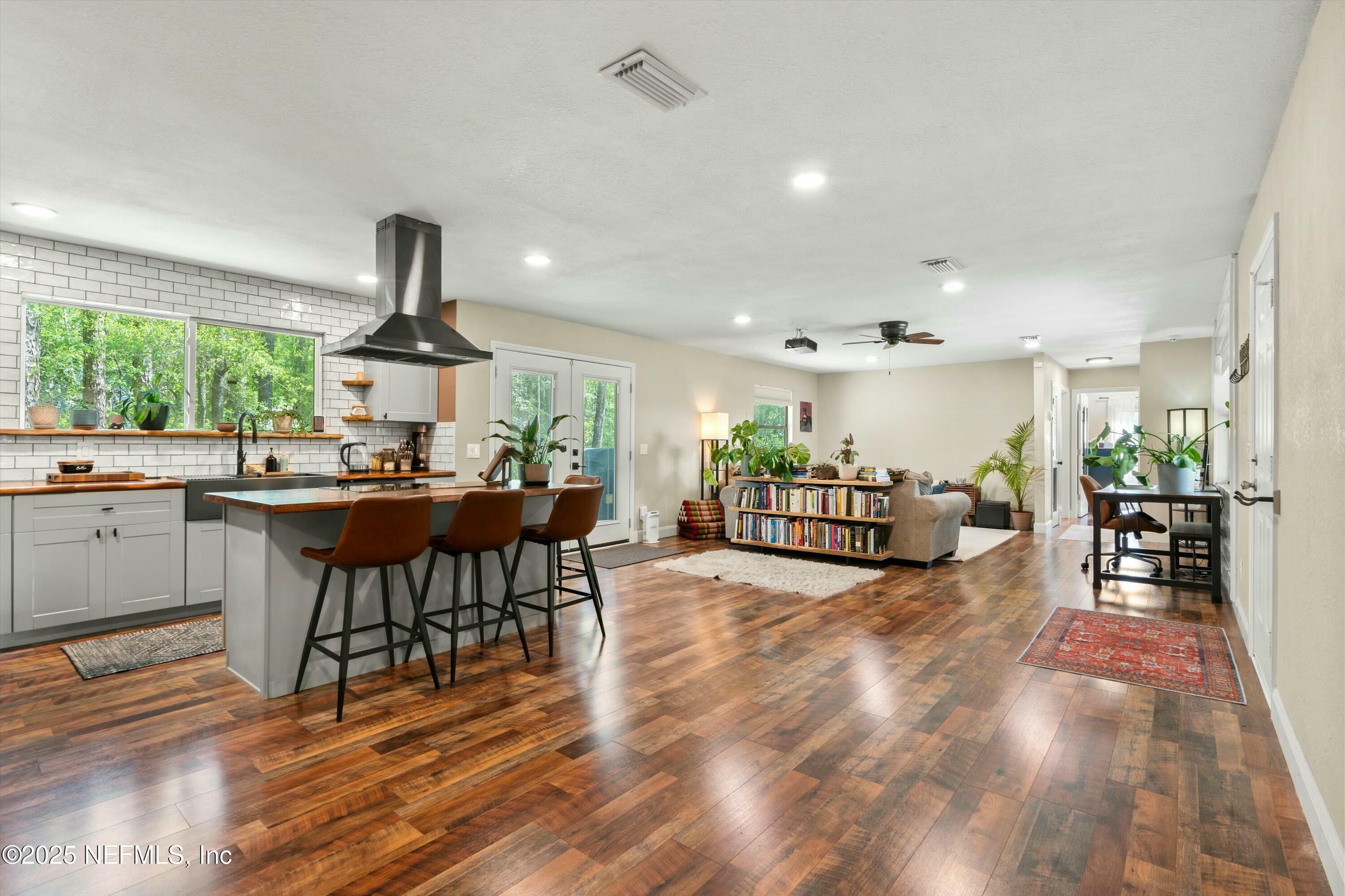 Property Photo: 7740 Durrance Road FL 32244
