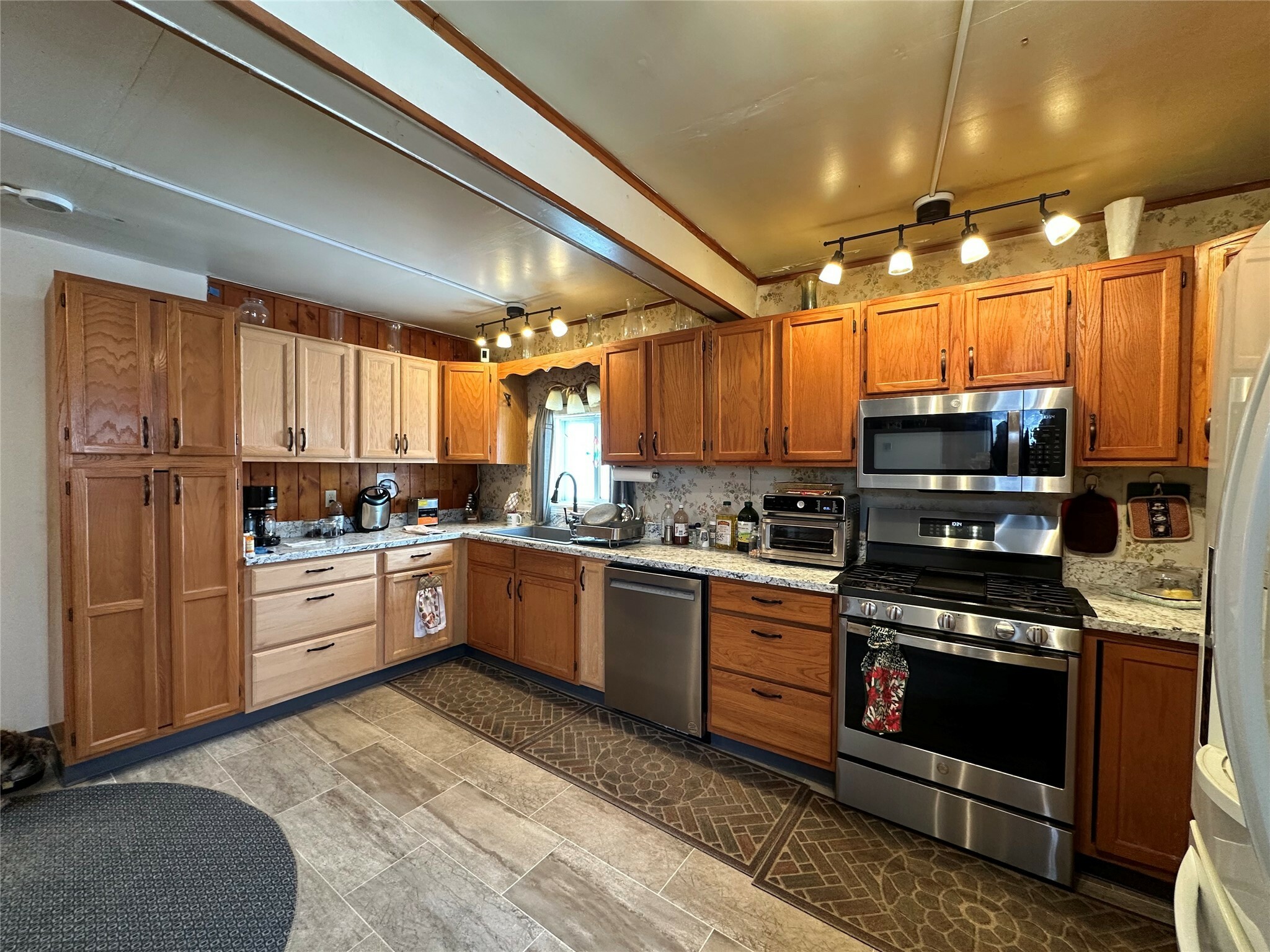 Property Photo: 106 1st Avenue SE MT 59645