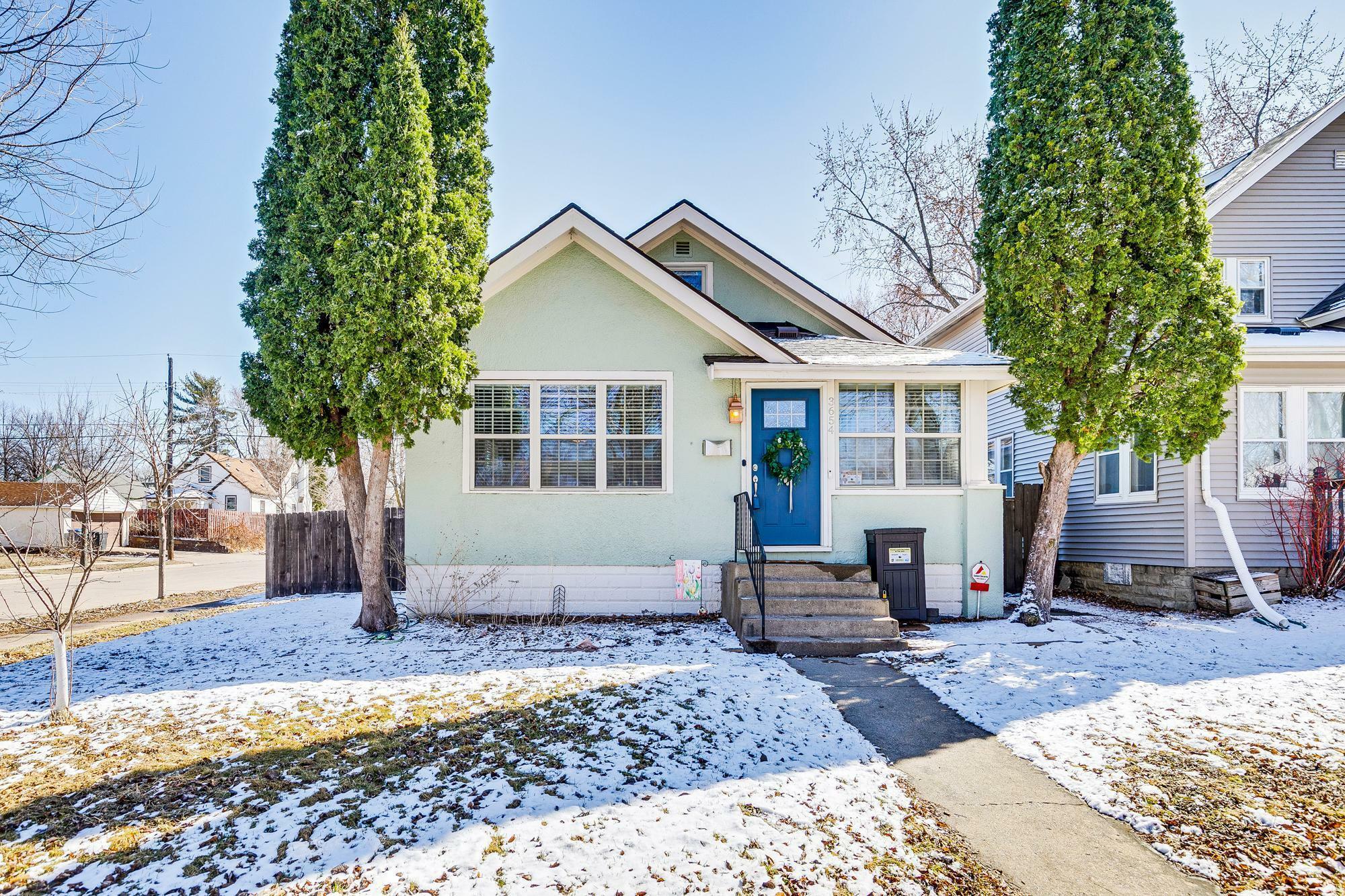 Property Photo:  3654 Russell Avenue N  MN 55412 