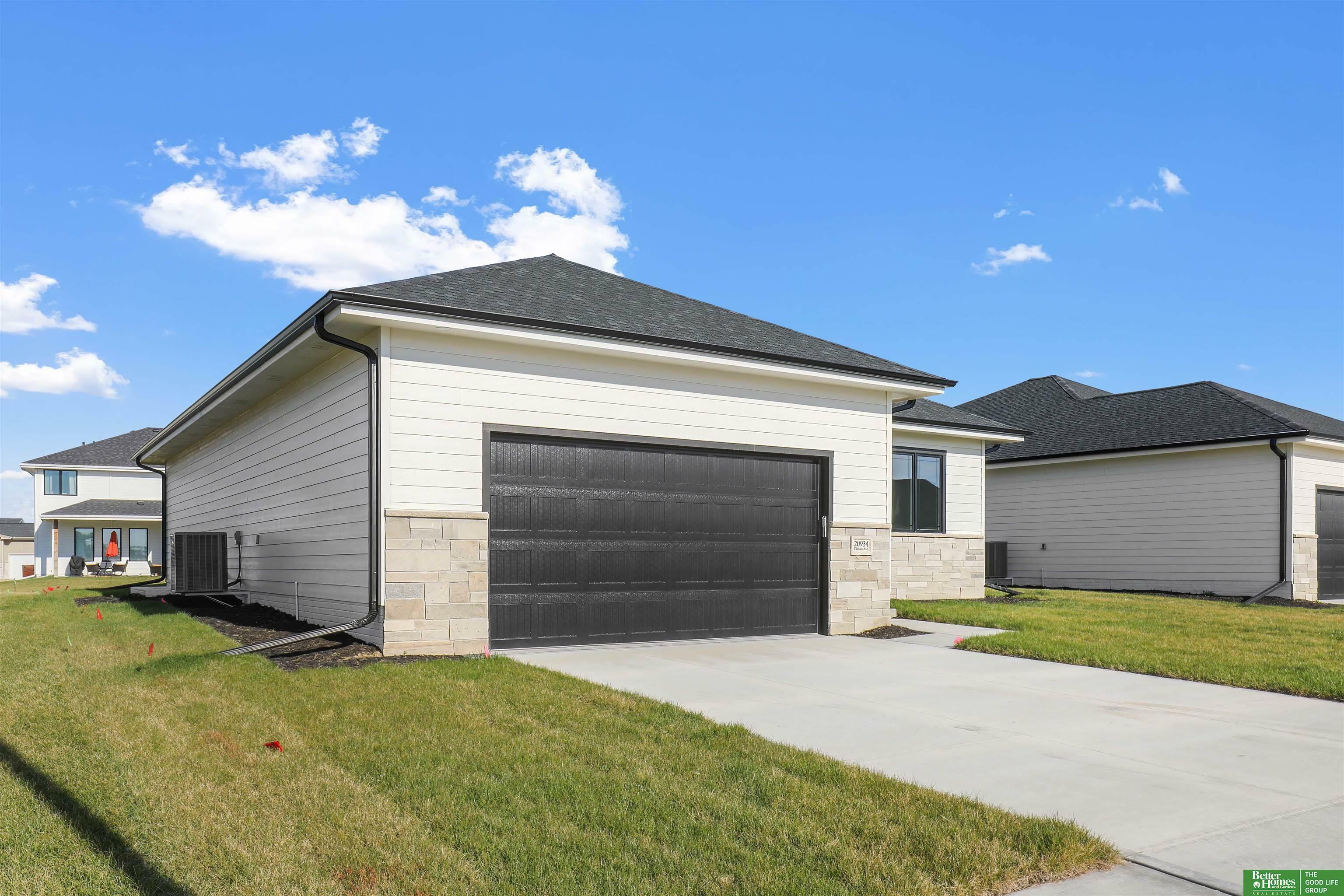 Property Photo: 20934 Ellison Avenue NE 68022