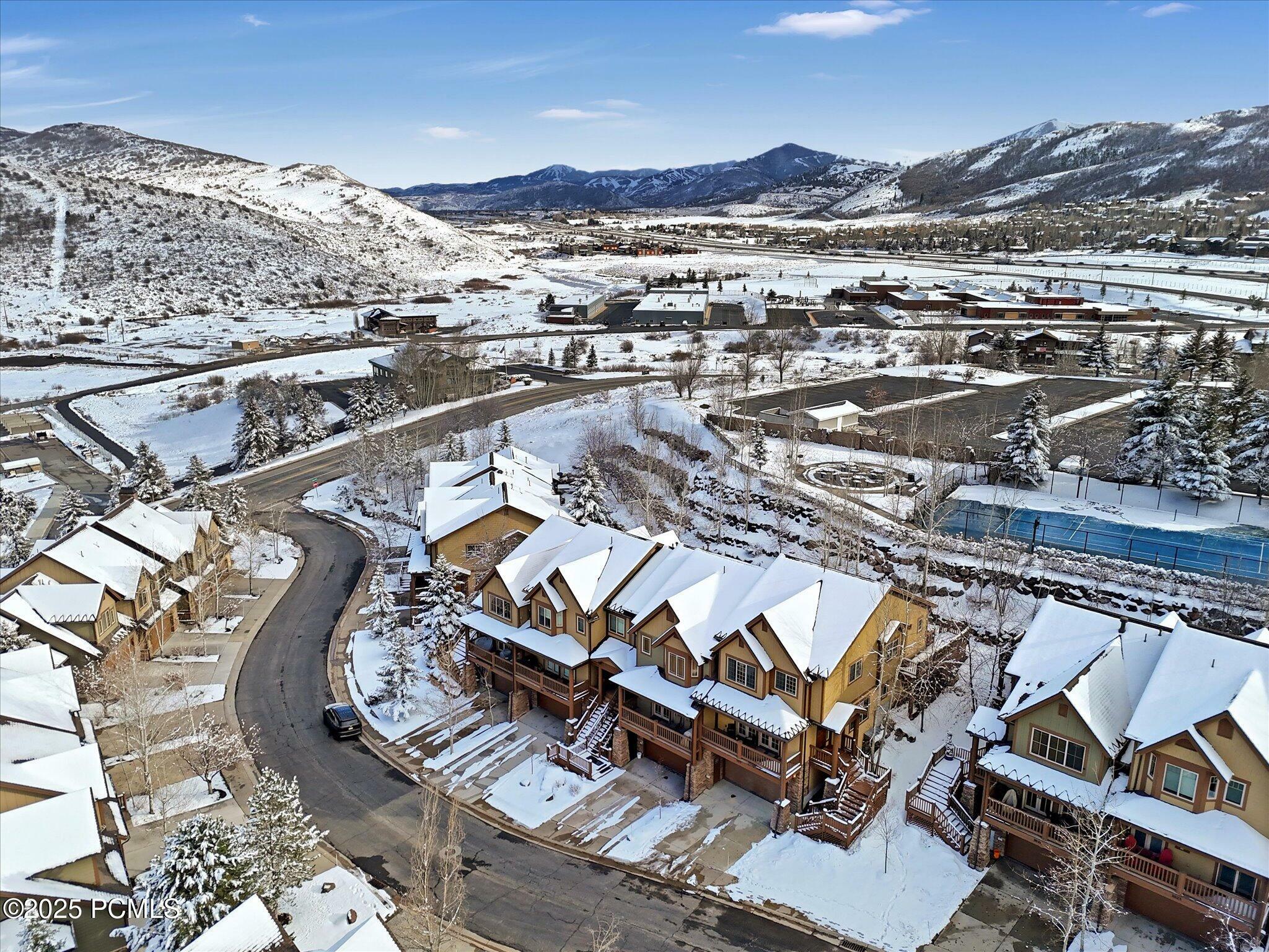 Property Photo: 3017 Canyon Links Drive UT 84098