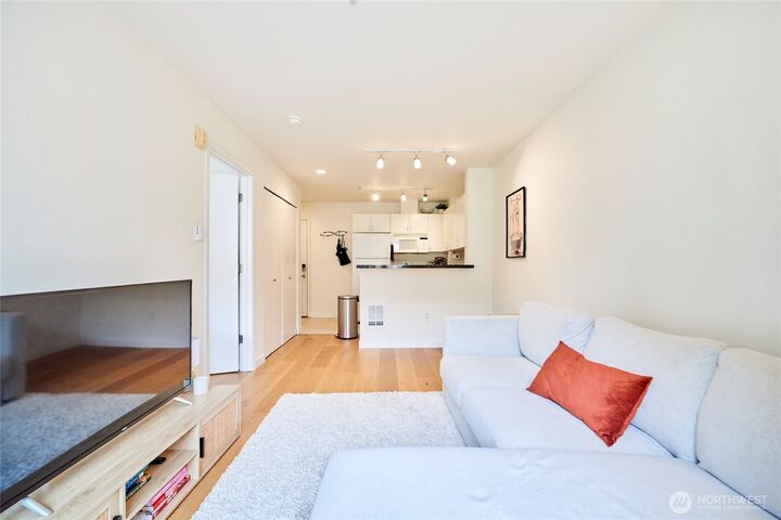 Property Photo: 1323 Boren Avenue 407 WA 98101