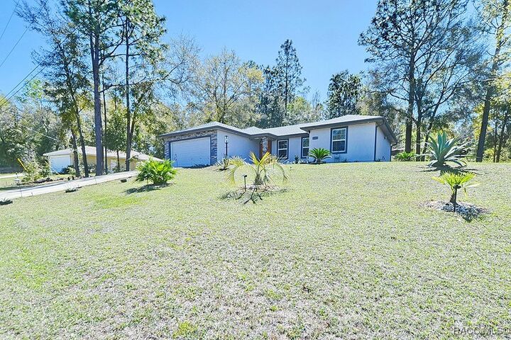 Property Photo: 2590 W Kraft Court FL 34434